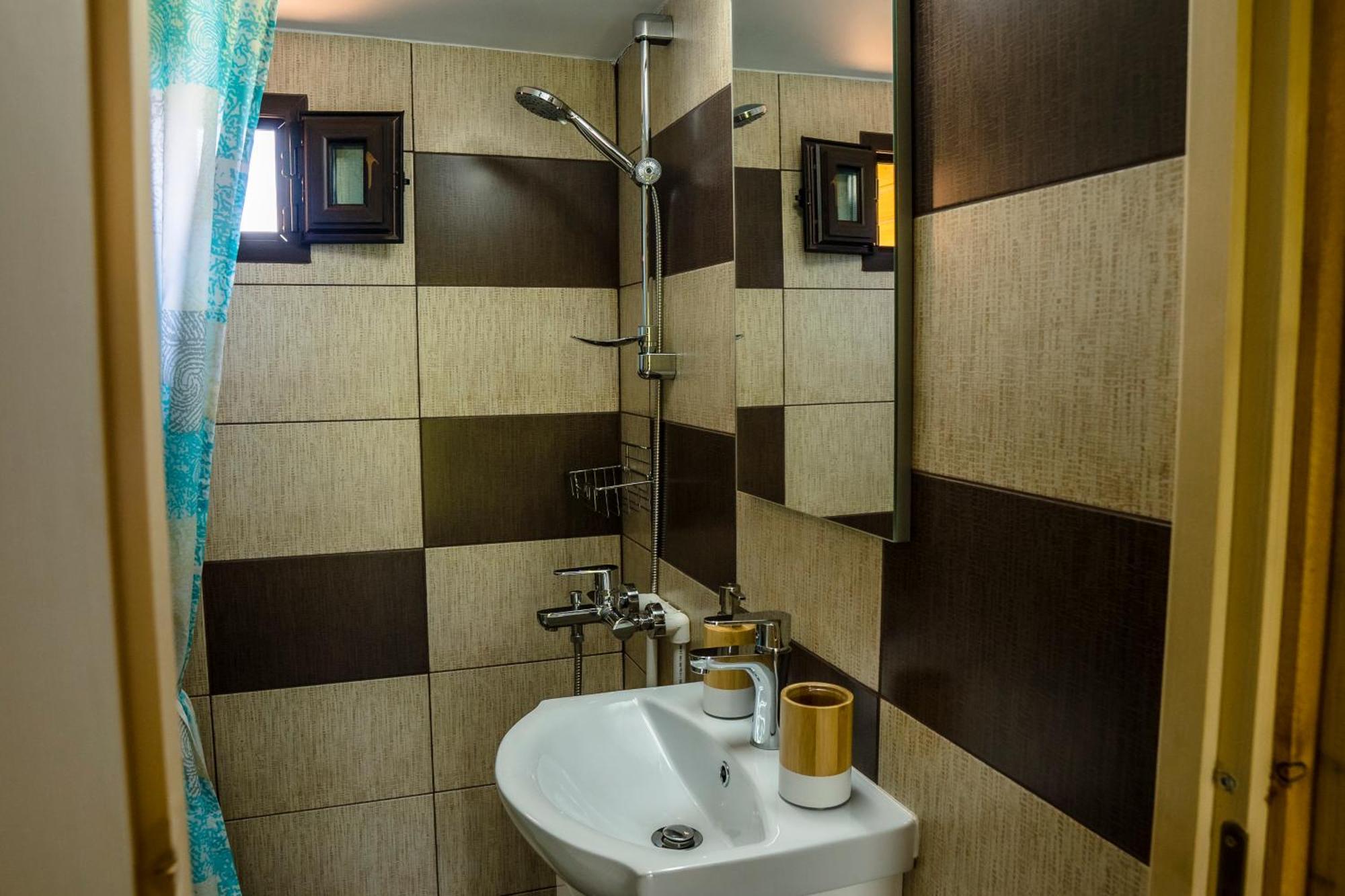 Готель Aquacool Crasna  Екстер'єр фото